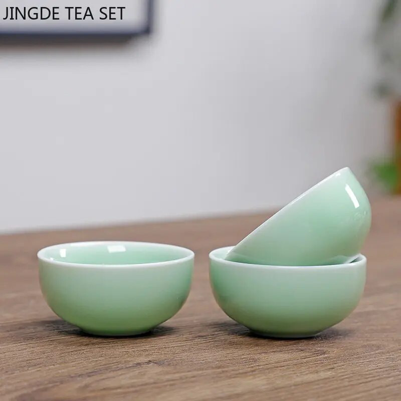 3 vnt. pritaikytas Celadon arbatos puodelis Kinietiškas keramikinis arbatos puodelio rinkinys Buitinis mažas arbatos dubuo meistras puodelis Tradiciniai arbatos priedai