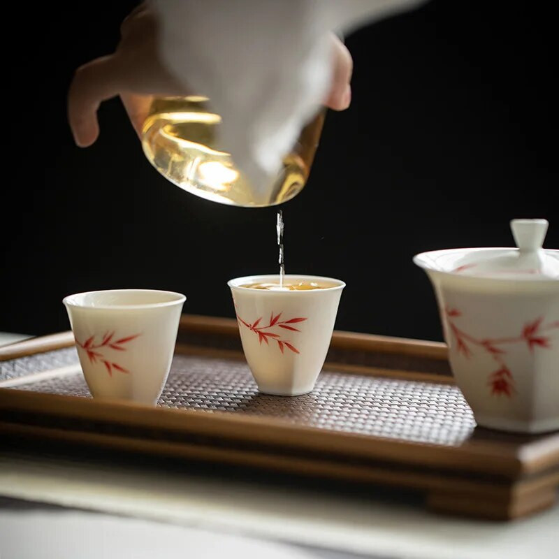 Nefrito molio rankomis dažytas raudono bambuko arbatos puodelis Kinijos kunfu balto porceliano senovinis mažas singelio puodelis išskirtinis arbatos rinkinys