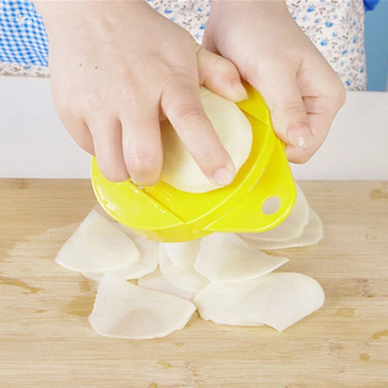 Kartulilõikur Rasvavaba kartulikrõpsude tegija Mikrolaineahi Kartulikrõpsude küpsetusplaat Plastikust laastude rest Ise ise köögi viilutaja