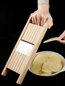 Puidust köögiviljalõikur, reguleeritav 0,5–7 mm köögiviljalõikur kartuli-, tomati- ja sibulakapsa purustaja puuviljahakkimiseks