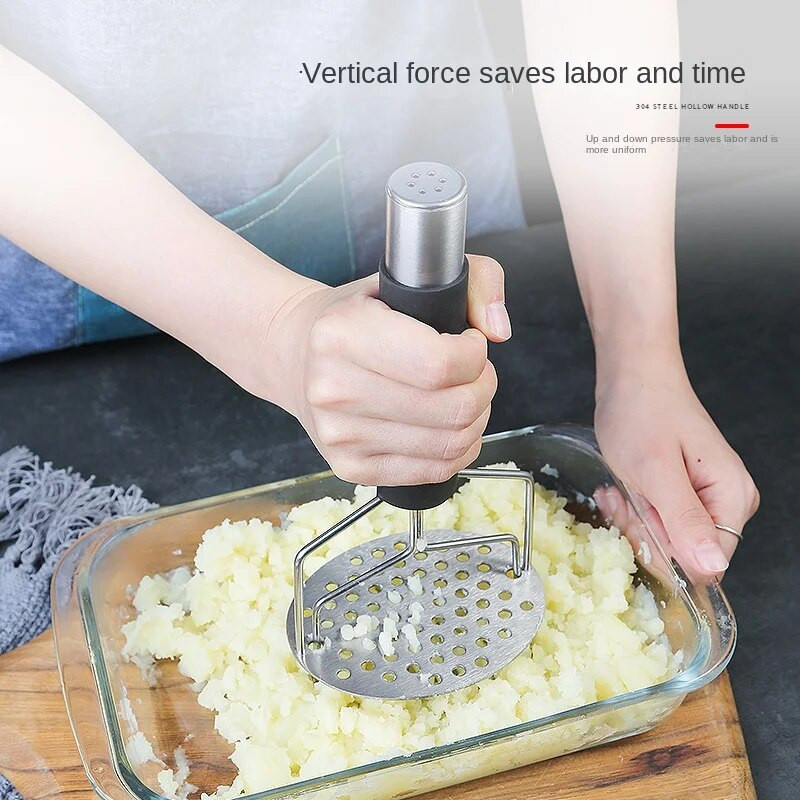 Roostevabast terasest kartulipress, kartulipuder, kahekihiline kartulipuder, kartulipuder, köögiriistad