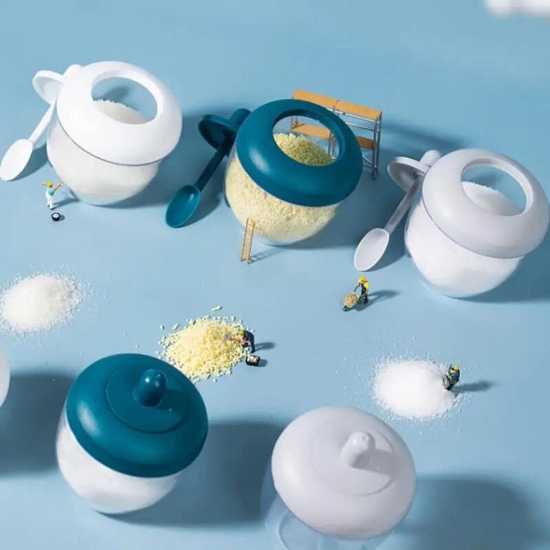 Virtuvinės druskos plaktuvo prieskonių indelis su šaukštu pipirų prieskonių dėžute Drėgmei atsparus prieskonių įrankis Druskos plaktuvas