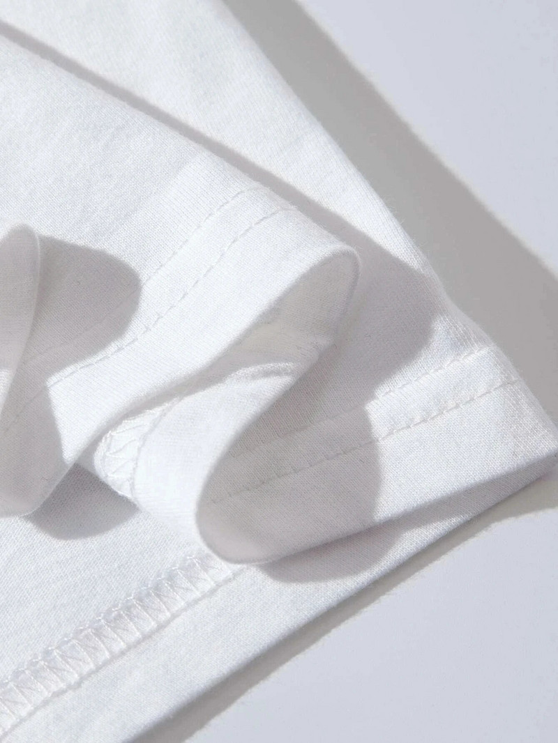 Rövid ujjú, rövid ujjú férfi póló oroszlánmintával