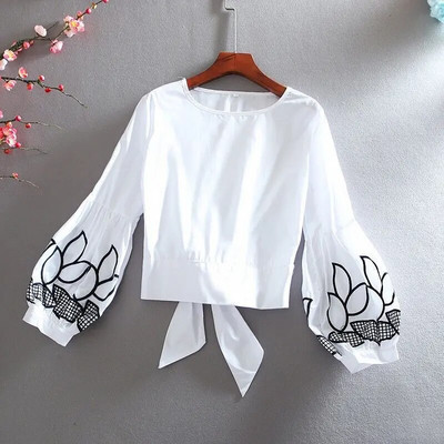 Корейски шик Къса бяла риза с ръкав-фенер Дамски бродирани топове с кръгло деколте и панделка Пуловери, блуза Blusa