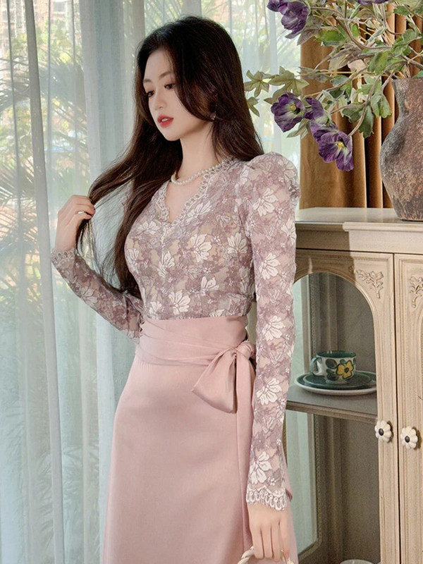 Nova proljetna jesen Ženska kratka majica s kratkim rukavima Ženska odjeća Elegantna slatka vintage puf rukava s V-izrezom Femme Slim Tops Bluze