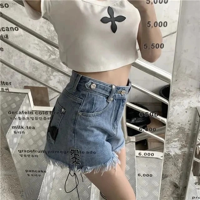 Ljetne traper hlače s visokim strukom s kićankama Streetwear Nove gotičke jeans kratke hlače s korejskim križnim printom za žene Ležerne crne kratke hlače