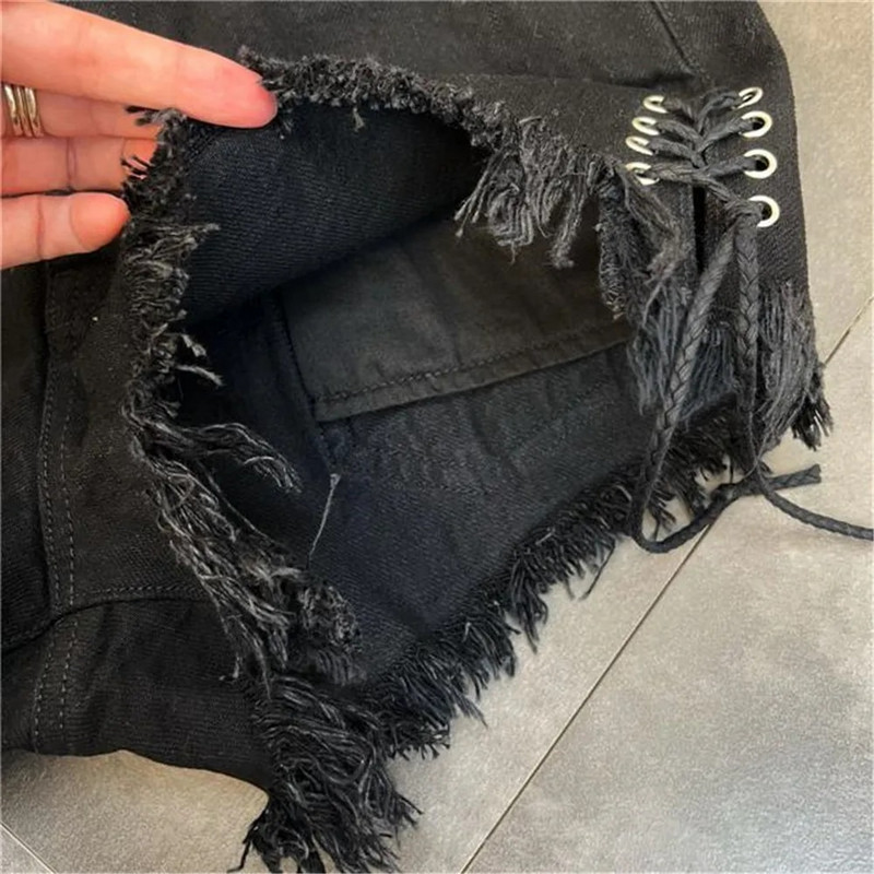Ljetne traper hlače s visokim strukom s kićankama Streetwear Nove gotičke jeans kratke hlače s korejskim križnim printom za žene Ležerne crne kratke hlače