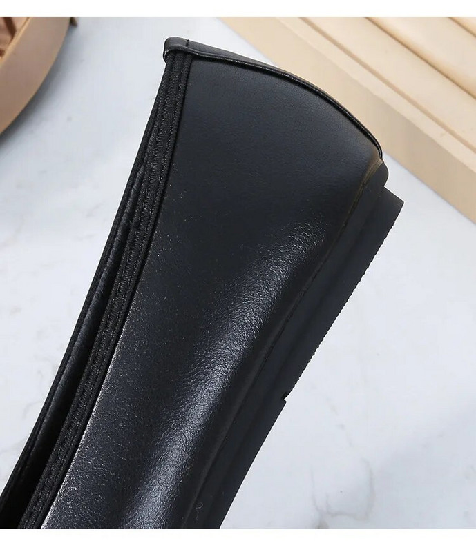 2024. Nove luksuzne proljetne ženske elegantne cipele s četvrtastim prstima, ležerne meke ravne kawaii bosonoge metalne ženske mokasine s bisernom kopčom