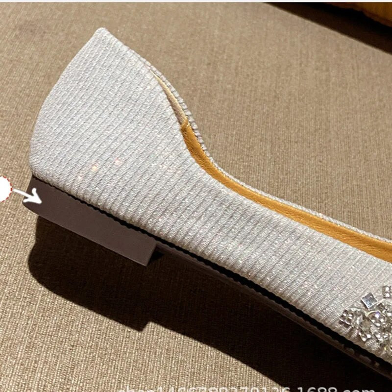 2024., nove elegantne ženske proljetne cipele sa špicastim vrhovima i plitkim šljokicama, dizajnerske cipele s blistavim kamenčićima u korejskoj verziji, ženske cipele Mary Jane