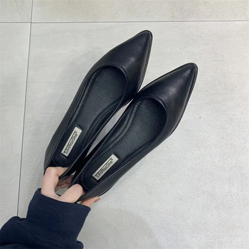 2023 Пролет Есен Нови заострени дамски обувки Корейски меки кожени обувки с плоска подметка Натискане на плитка уста Удобни работни обувки Дамски