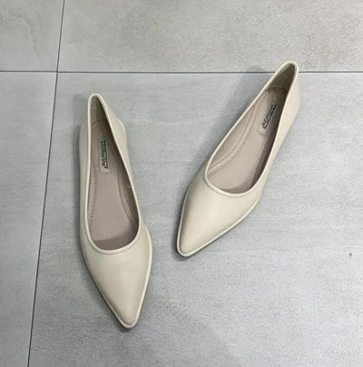 2023. Proljeće Jesen Nove ženske cipele sa šiljcima. Korejske cipele s ravnim potplatom od meke kože na guranje, udobne radne cipele s plitkim ustima, ženske