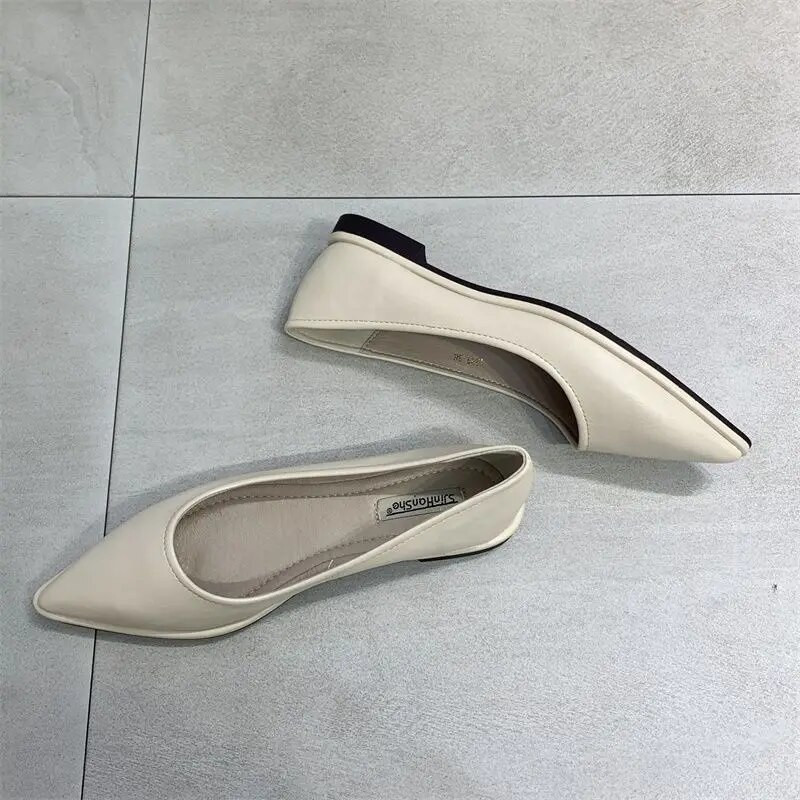 2023. Proljeće Jesen Nove ženske cipele sa šiljcima. Korejske cipele s ravnim potplatom od meke kože na guranje, udobne radne cipele s plitkim ustima, ženske