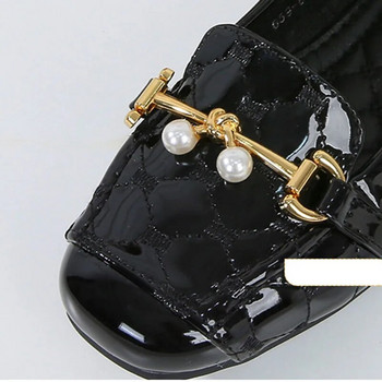 2024 Νέα πολυτελή γυναικεία κομψά παπούτσια με τετράγωνα δάχτυλα casual μαλακά δερμάτινα άνετα flats Kawaii Barefoot μεταλλικά γυναικεία παπούτσια Loafers Pearl