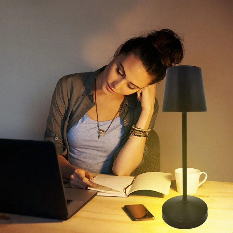 LED-laualamp USB-laetav dekoratiivlamp Energiasäästlik silmade kaitse Astmeta hämardamine baarikohvi magamistoale