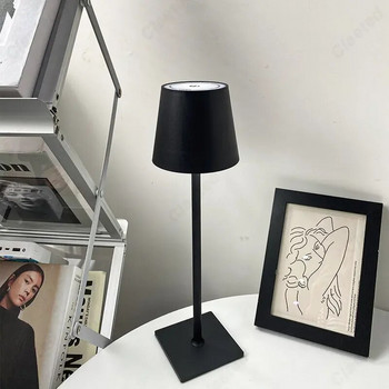 Clarted Μοντέρνο Μινιμαλιστικό Επιτραπέζιο φωτιστικό USB Ασύρματη φόρτιση LED Μεταλλικές λάμπες γραφείου για κρεβατοκάμαρα Touch Creative κομοδίνο φωτιστικό νύχτας