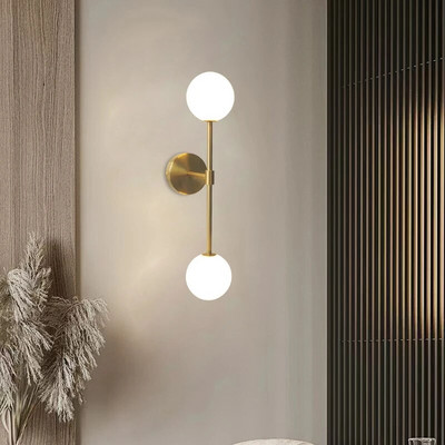 Модерна LED стенна лампа Златни стенни лампи с млечно стъклена кръгла топка Нощни стенни лампи Двойни крушки G4 Стенен аплик