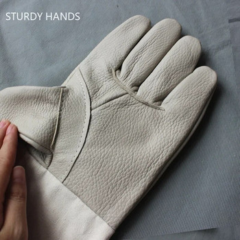 Един чифт удължаващи огнеупорни топлоустойчиви ръкавици от телешка кожа Работни ръкавици за заваряване Защитни ръкавици за заварчици срещу изгаряне