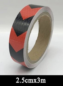 Lipnus šviesą atspindintis lipdukas, skirtas automobilių motociklų dviračių saugai