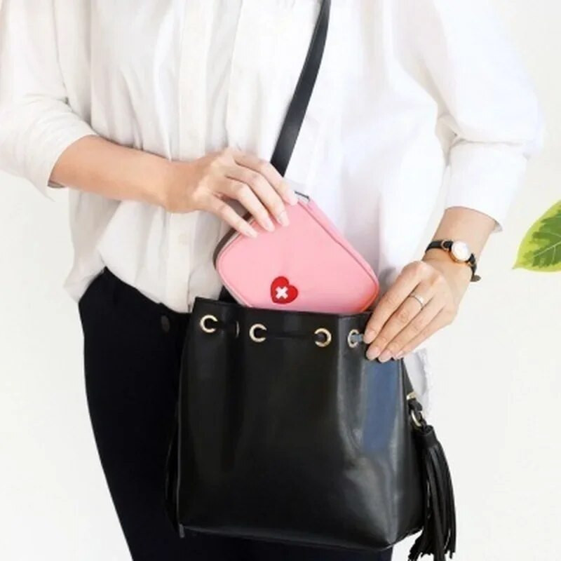 Lauko pirmosios pagalbos rinkinio krepšys Kelionės į namus Kempingas Nešiojami Mini Rožiniai Medicininiai Maišeliai Tablečių laikymo Krepšiai Avariniai išgyvenimo rinkiniai