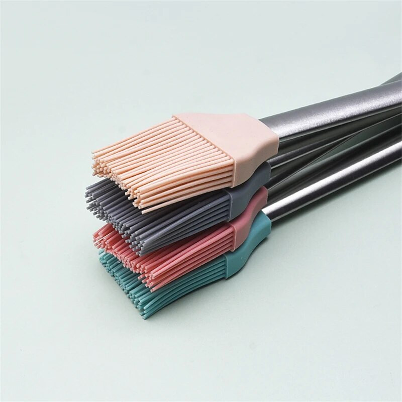 Silikoninio aliejaus padažo šepetėlis su nuimama galvute aukštai temperatūrai atspariais šepetėliais kiaušininiams pyragams duonai Nešiojamas kepsninės kepimo įrankis