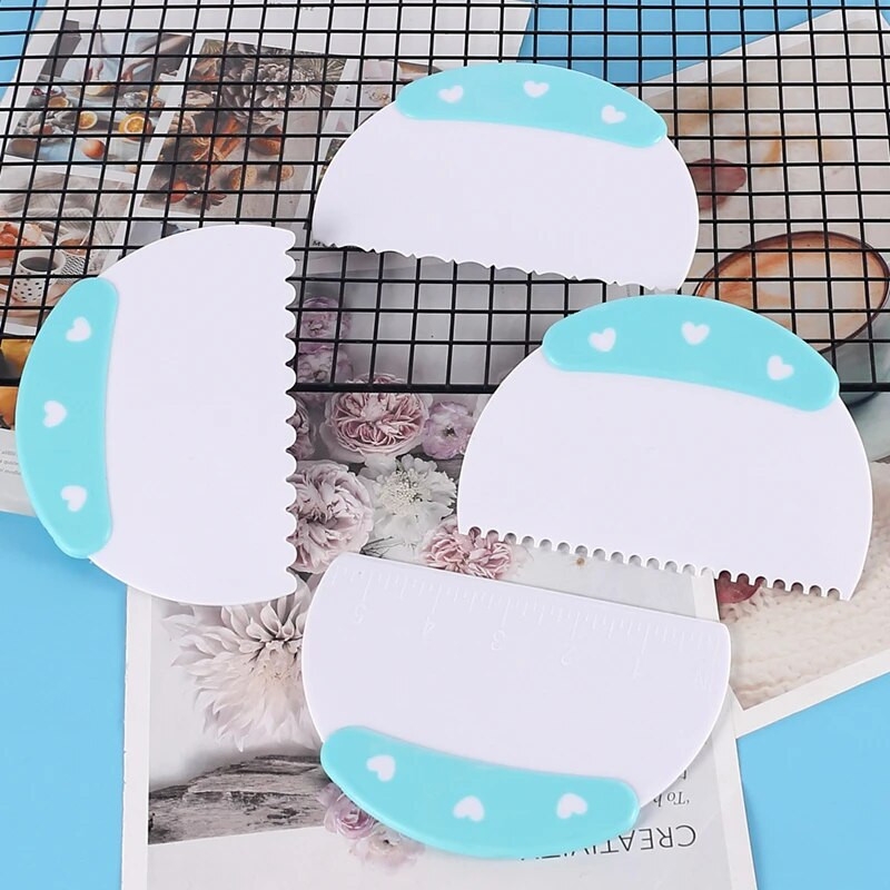 Kuhinjski strugač za kremu Nepravilni zubi Rub Plastične lopatice za kolače Rezači za tijesto DIY Alati za ukrašavanje Pribor za pečenje