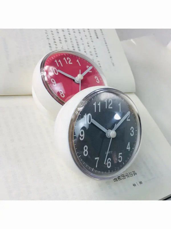 Душ против замъгляване Водоустойчива мини малка декорация на маса Кухня Всекидневна Баня Стая Стенен часовник Тоалетна кръгла кварцова смукалка 7 см