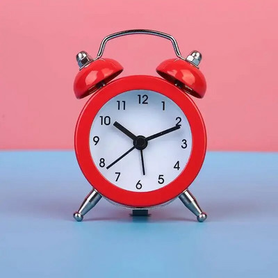 Aranyos mini fém kerek ébresztőóra íróasztal asztal elektronikus digitális óra hálószoba nappali ébresztőóra kreatív lakberendezés