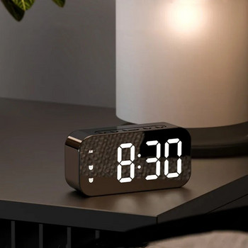 Гласово управление LED будилник Включен електронен цифров часовник Двойни аларми Температурен настолен часовник 12/24H Регулиране на яркостта