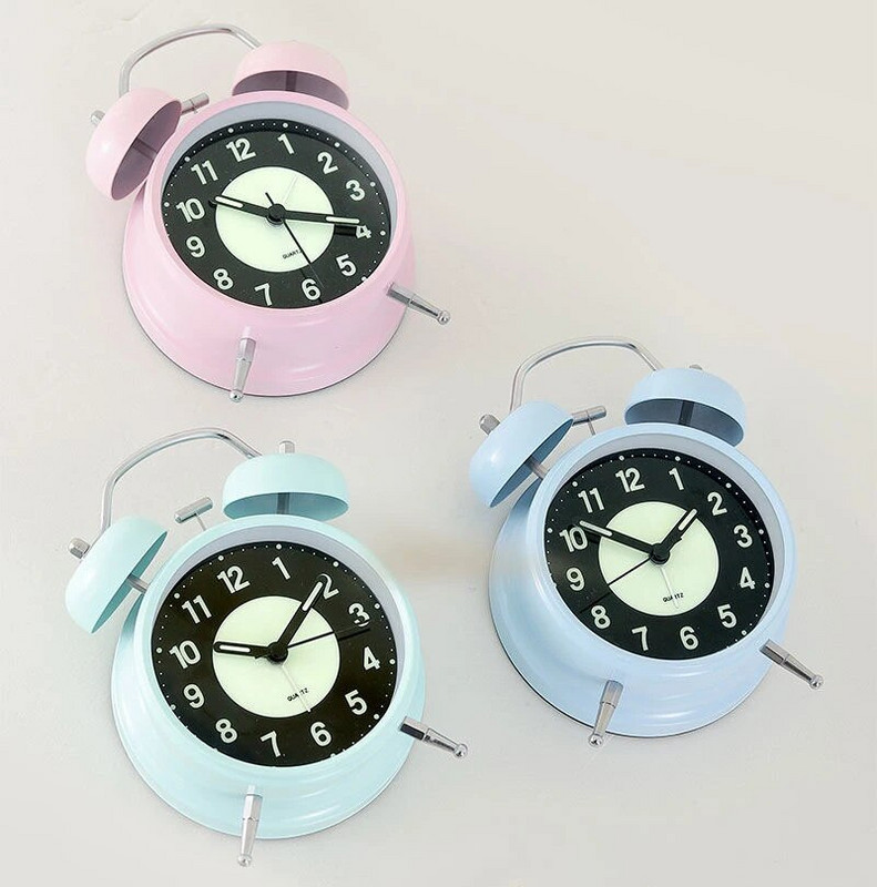 4-инчов винтидж безшумен метален пръстен будилник, часовник с кръгли стрелки с подсветка освен за декорация, подходящ за хора, които спят много