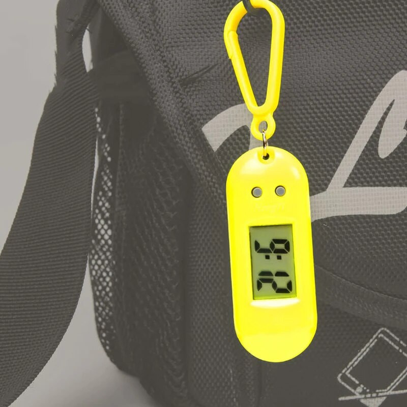 1PC Студентски мини електронен часовник Ключодържател Електронен овален часовник Цифров настолен часовник с дисплей Висящ ключодържател