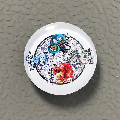 Dia. 30 mm-es ősi kínai isteni fenevad sárkány fehér tigris Suzaku Xuanwu hűtőmágnes FengShui Lucky Home Dekorációs ajándéktárgy