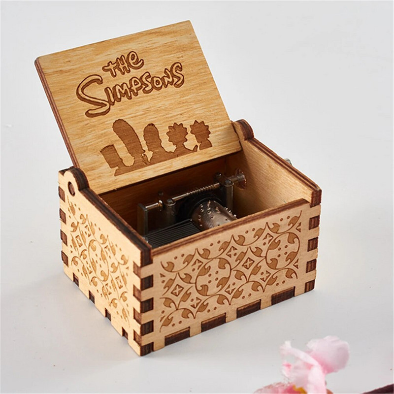 Издълбана дървена ръчно колянова музикална кутия Moon River La Vie En Rose Fly Me To The Moon Бифтове за рожден ден на Свети Валентин за приятелка