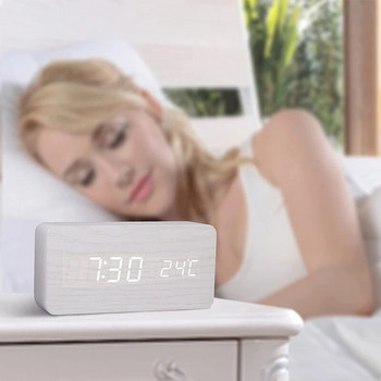 Μοντέρνα ξύλινα LED έξυπνα ξυπνητήρια για υπνοδωμάτια Κομοδίνο Τετράγωνο φωνητικό έλεγχο Επιτραπέζιο ψηφιακό ρολόι για δωμάτιο