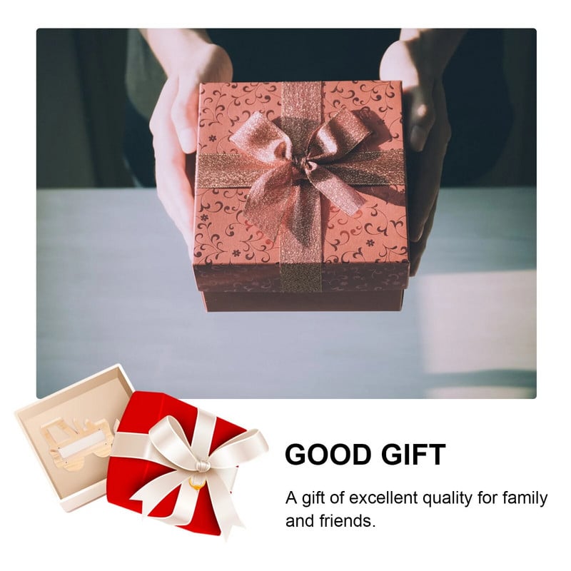 1PC Творческа дървена касичка Спестовна гърне Трактор Форма на настолен орнамент Кутия за съхранение за спалня Декорация на детска стая