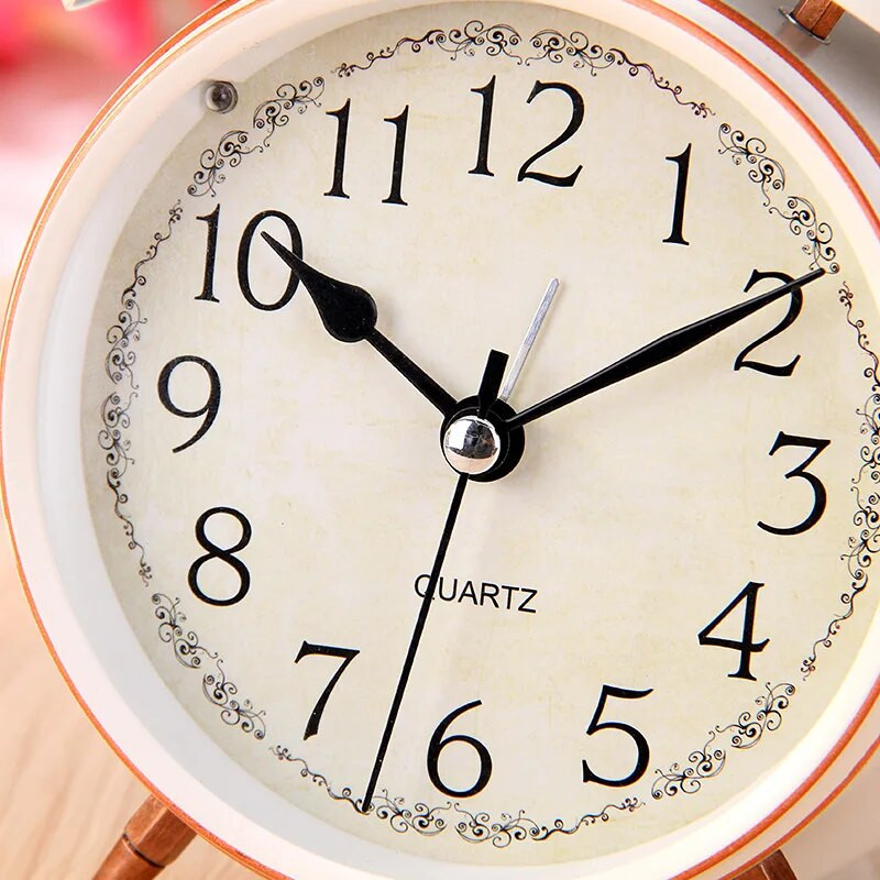 Детско легло Голяма метална камбана Малък колан за будилник Фенер за очи Без звук будилник Моден настолен часовник Нощен часовник за събуждане