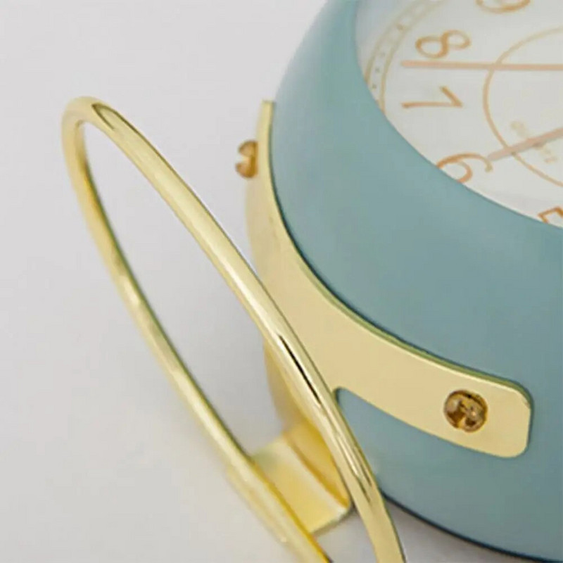 Метален будилник в ретро стил Кръгъл настолен будилник Нощен будилник Декорация на плота