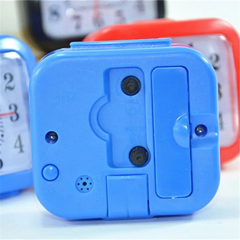 Нощно шкафче Малък безшумен будилник с кварцови батерии Часовници за събуждане Сутрешен будилник Декорация на бюро за спалня