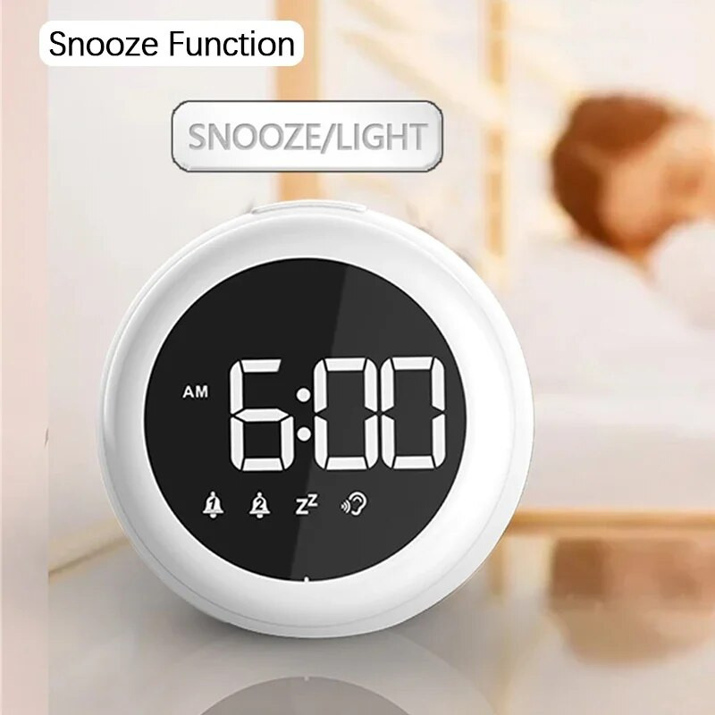Гласово управление LED цифров електронен часовник Настолен атмосферен светлинен будилник Спалня Декорация на дома Маса Дрямка Часовник