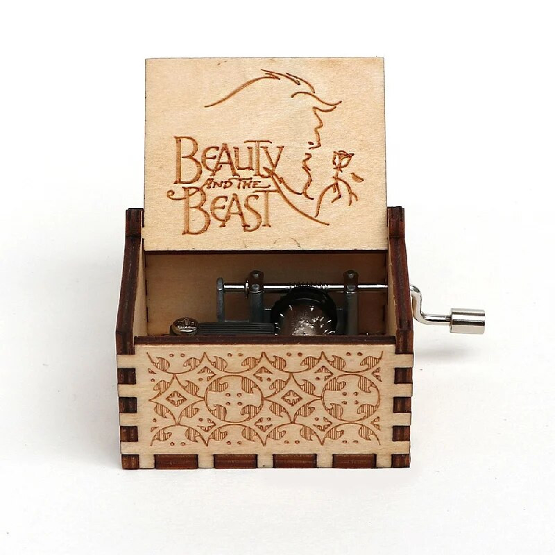 Гореща висулка Красавица и звяр Играчка Дървена ръчна Коледна музикална кутия Класическа дърворезба Подарък за нова година или рожден ден за приятел Купон