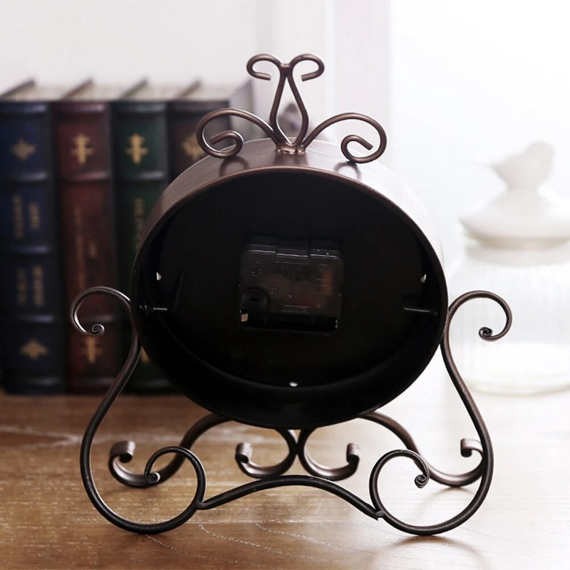 Европейски стил Винтидж безшумен ретро железен настолен часовник Древен ням настолен часовник Начало Спалня Всекидневна Офис Декорация