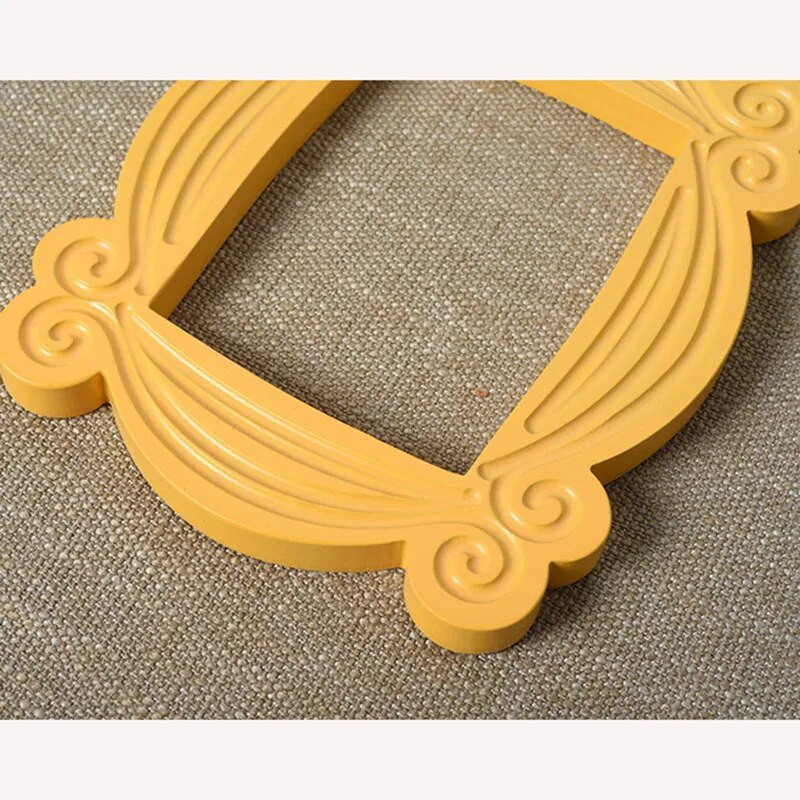 Barátok TV-műsor sárga ajtó polirezin képkeret állvánnyal 