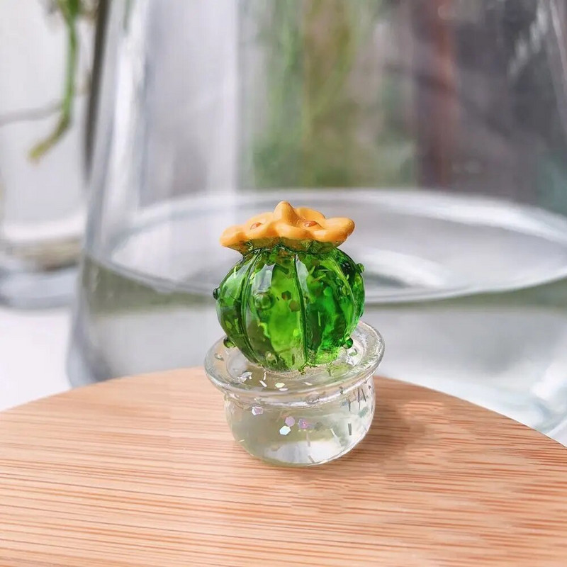 Könnyen használható kaktusz szobor Eredeti kézzel készített műgyanta asztali díszek nem fakulnak miniatűr figurák számítógép