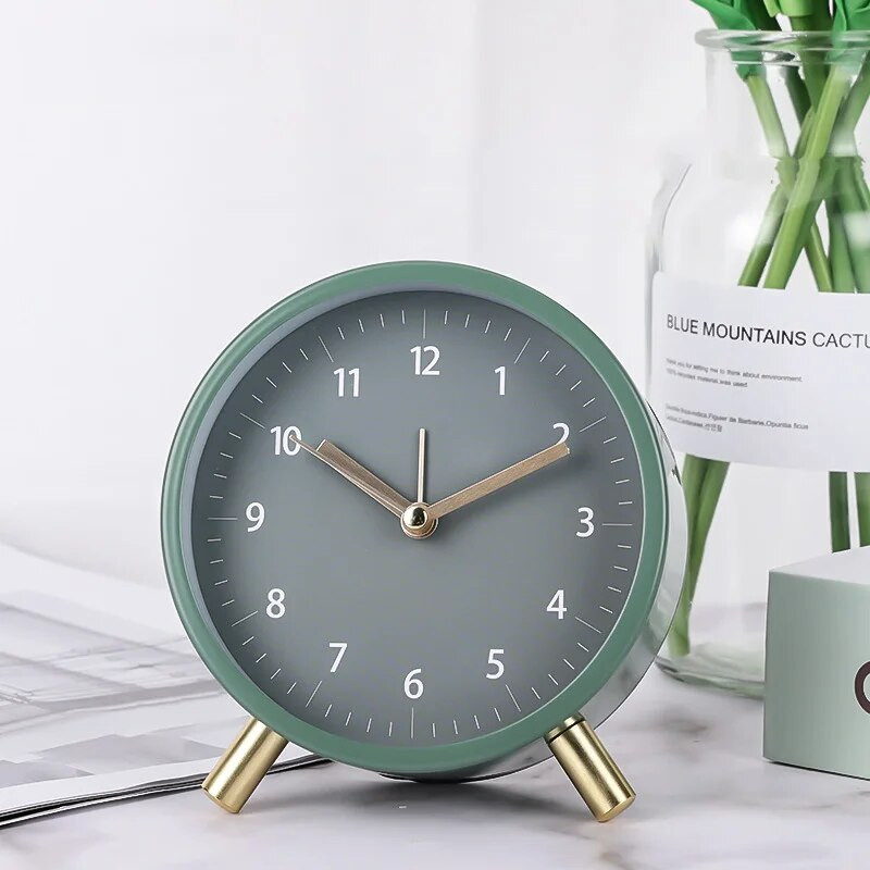 Elemes néma ébresztőóra háttérvilágítású fém borítással, skandináv stílusú óra, hálószoba dekoráció, karácsonyi ajándék, 4,5 hüvelykes