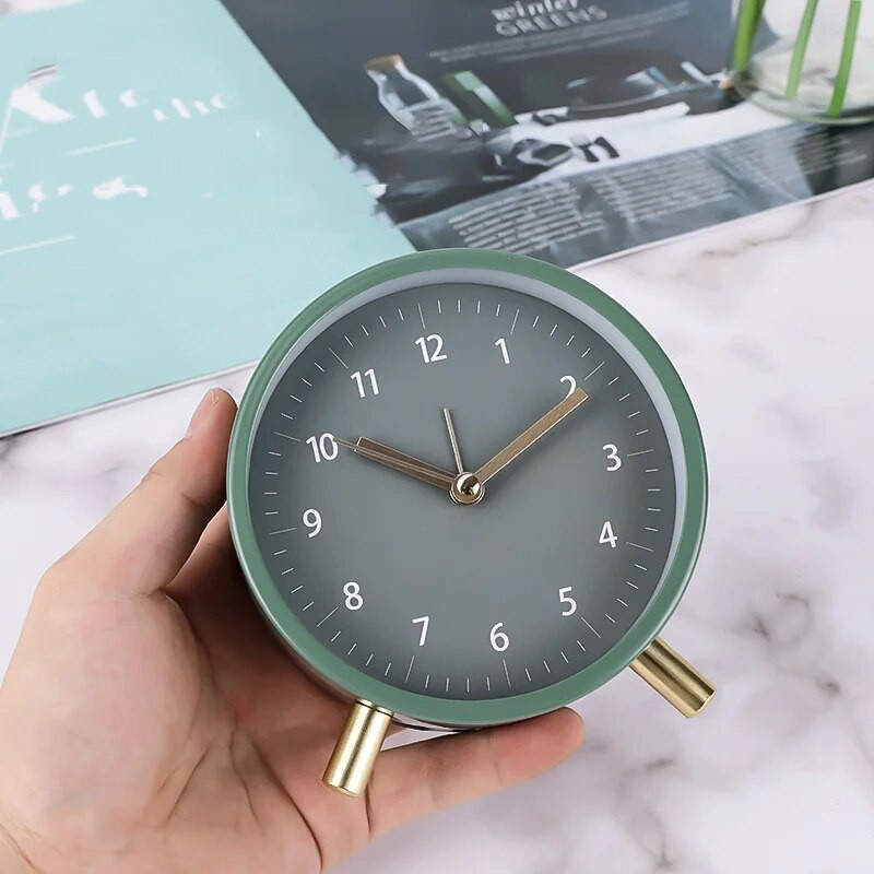 Elemes néma ébresztőóra háttérvilágítású fém borítással, skandináv stílusú óra, hálószoba dekoráció, karácsonyi ajándék, 4,5 hüvelykes