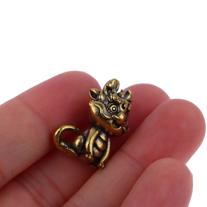 1x Vintage sárgaréz kínai vadállat állatövi sárkány figurák autós kulcstartó medálok sárgaréz állati kulcstartó lógó ékszer kulcstartók