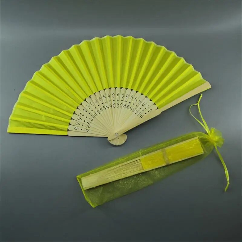 Egyszínű ventilátor organza ajándéktáskával Hajtogatás több színben Grace Háztartási termékek Esküvői ventilátor 21 cm Személyre szabott legyező egyszínű