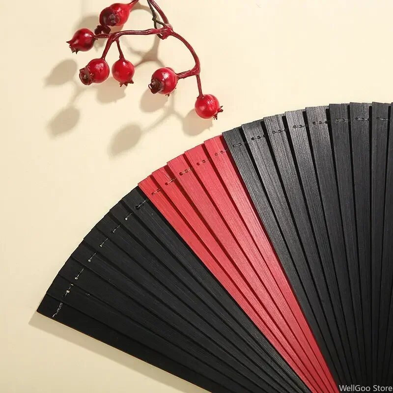 Kínai összecsukható ventilátor egyszínű bambusz ventilátor Klasszikus, elegáns kézi ventilátorok előadó kellékek lakberendezési kellékek esküvői ajándéktárgyak