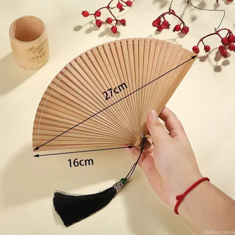 Kínai összecsukható ventilátor egyszínű bambusz ventilátor Klasszikus, elegáns kézi ventilátorok előadó kellékek lakberendezési kellékek esküvői ajándéktárgyak