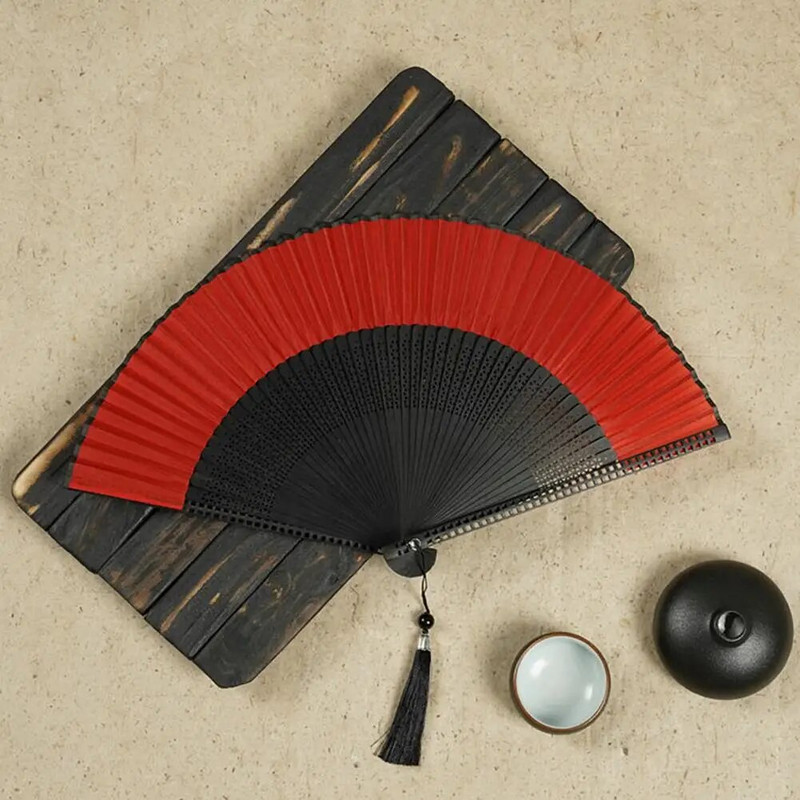 Bambusz fogantyús legyező kínai legyező Vintage táncos kézi ventilátor esküvői parti ajándékok kínai japán tánclegyezők összecsukható legyezők abanico