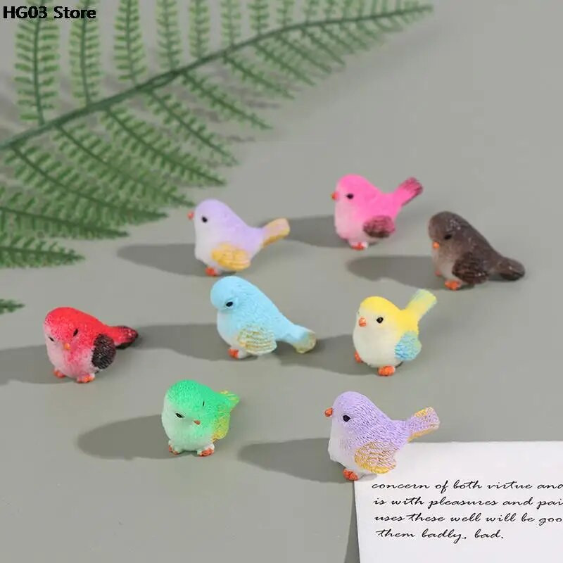 1/4/8 2,2*3cm aranyos rajzfilm színes légy madár veréb kis szobor figura dísz miniatűr gyerekeknek játék dekorációs ajándék